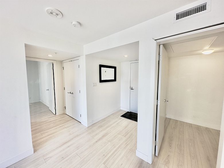 1608 1133 Hornby Street