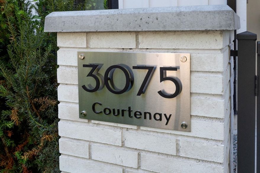 3075 Courtenay Street