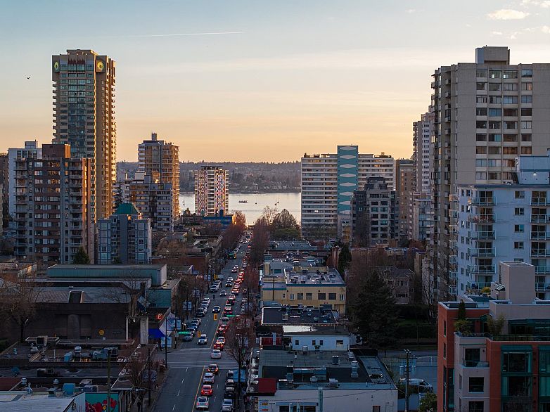 1403 1818 Alberni Street