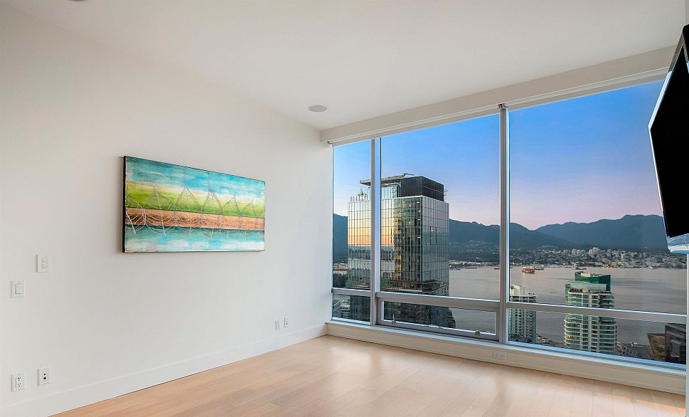 4304 1111 Alberni Street