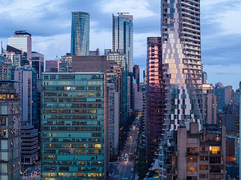 1403 1818 Alberni Street