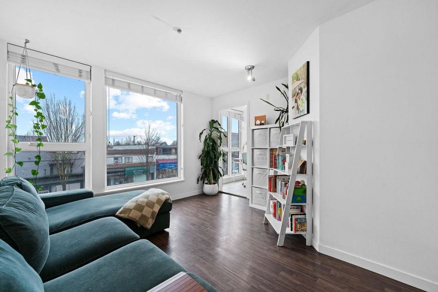 306 2636 E Hastings Street