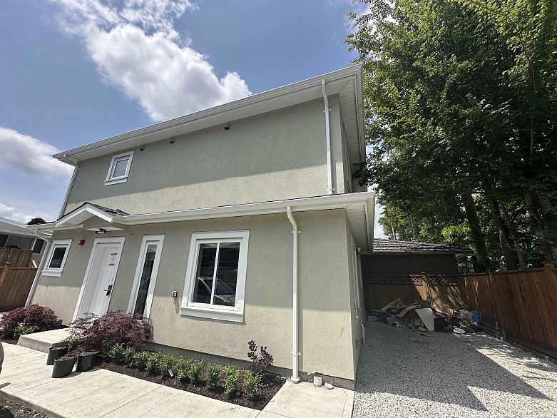 3 2775 EUCLID AVENUE, Vancouver BC V5R 5R8
