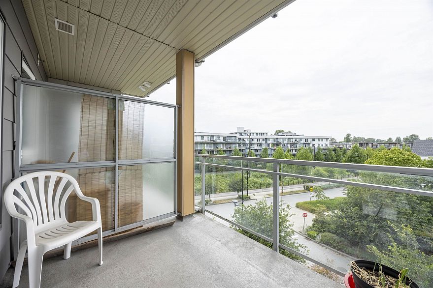 406 3263 Pierview Crescent