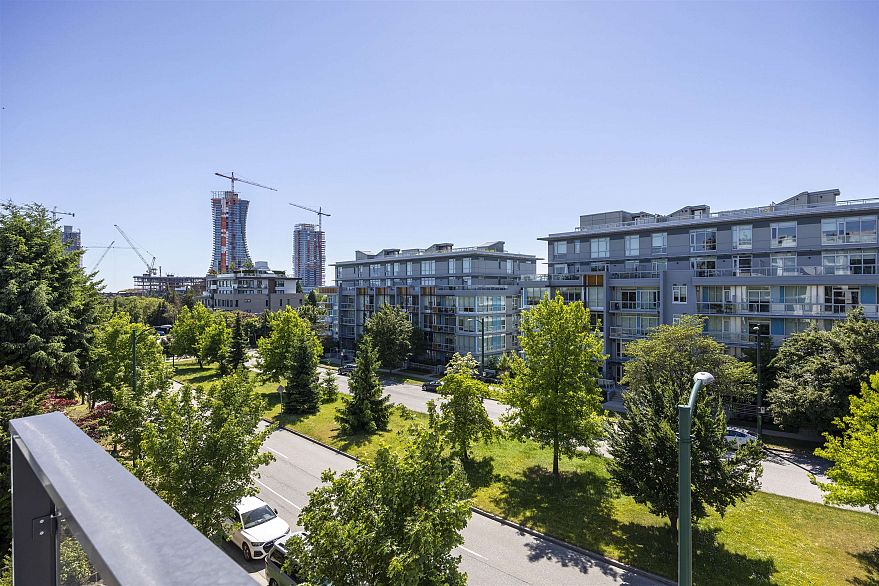 409 5212 Cambie Street