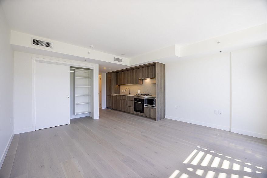 409 5212 Cambie Street