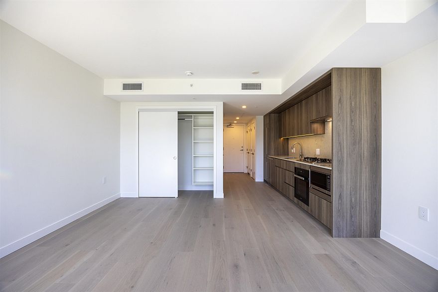 409 5212 Cambie Street