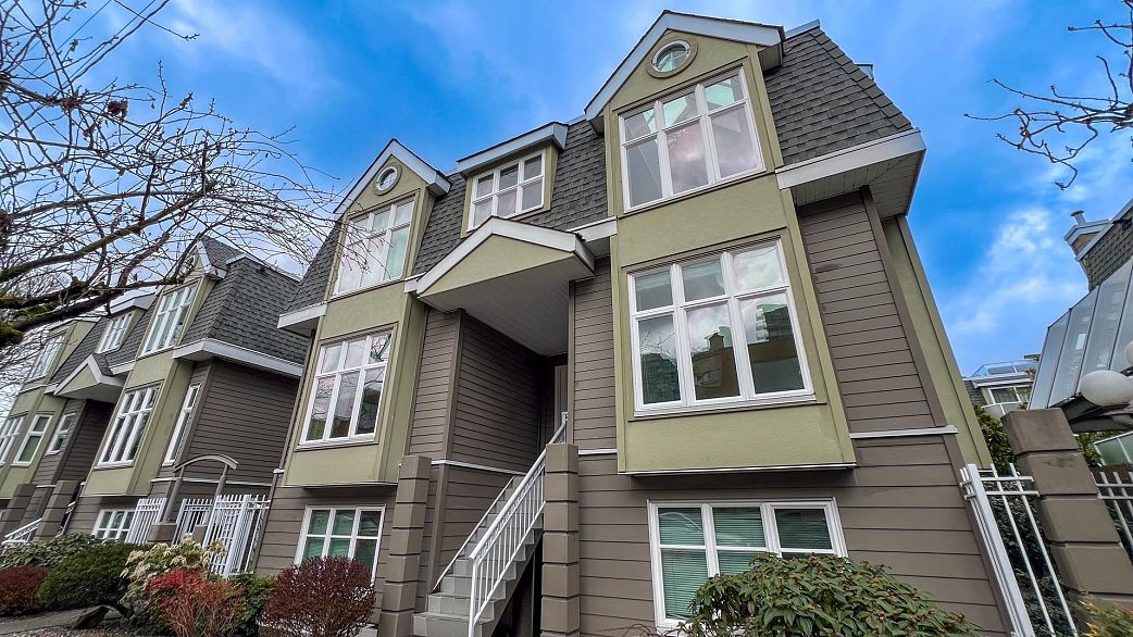 731 W 7th Avenue