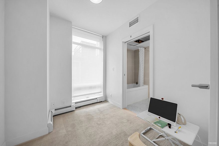 504 1283 Howe Street