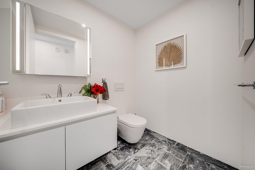 4701 1480 Howe Street