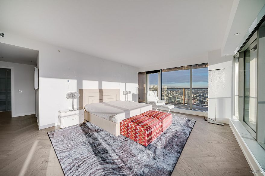 4701 1480 Howe Street