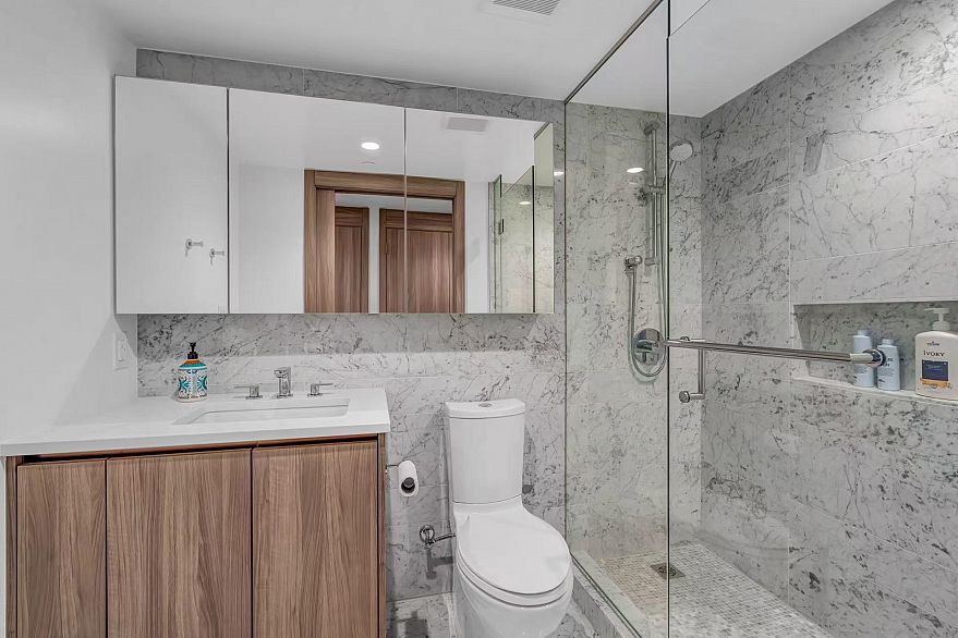 1207 1768 Cook Street