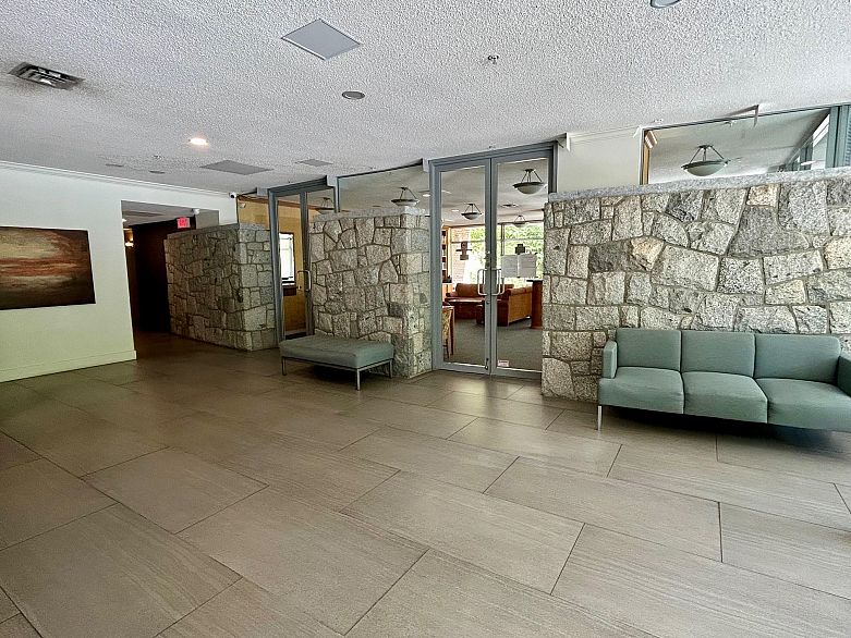 1306 5639 Hampton Place