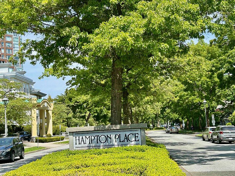 1306 5639 Hampton Place