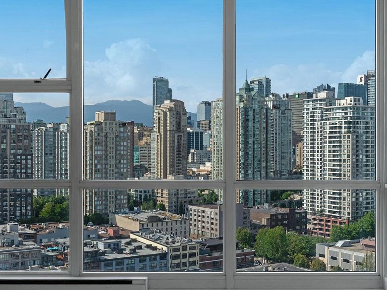 2705 193 Aquarius Mews