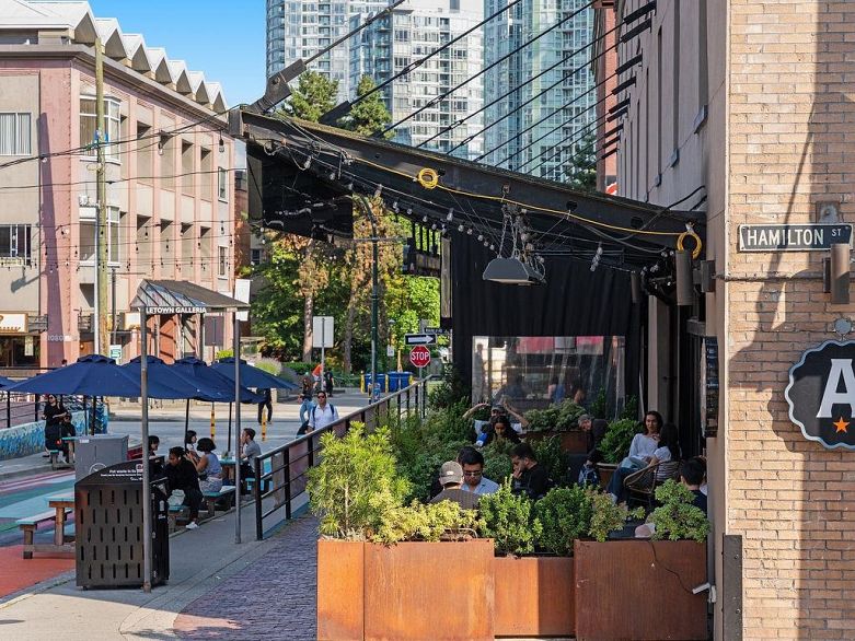 2705 193 Aquarius Mews