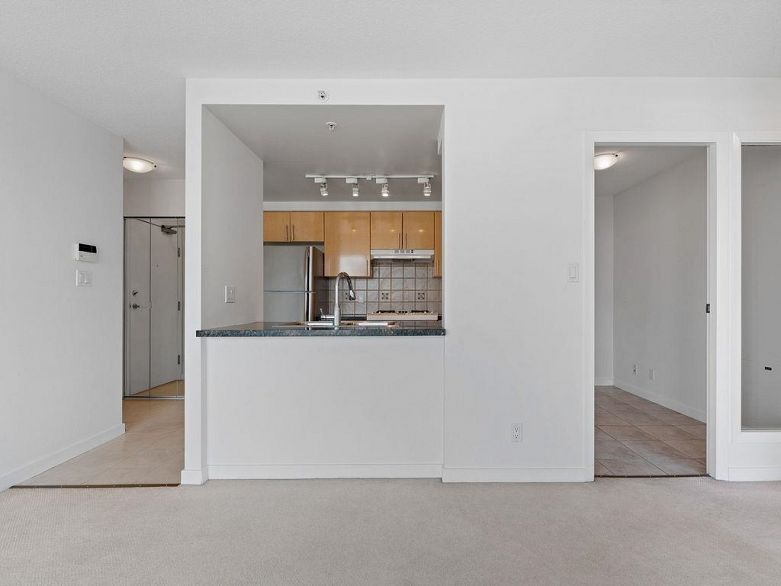 2705 193 Aquarius Mews