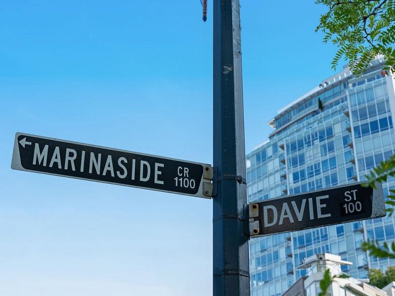 2705 193 Aquarius Mews