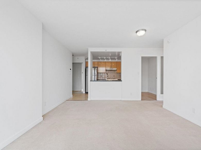 2705 193 Aquarius Mews