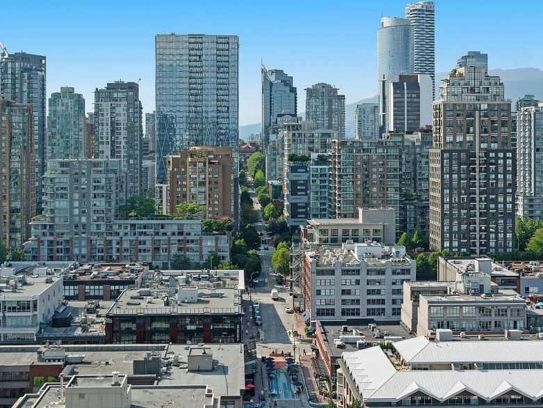 2705 193 Aquarius Mews