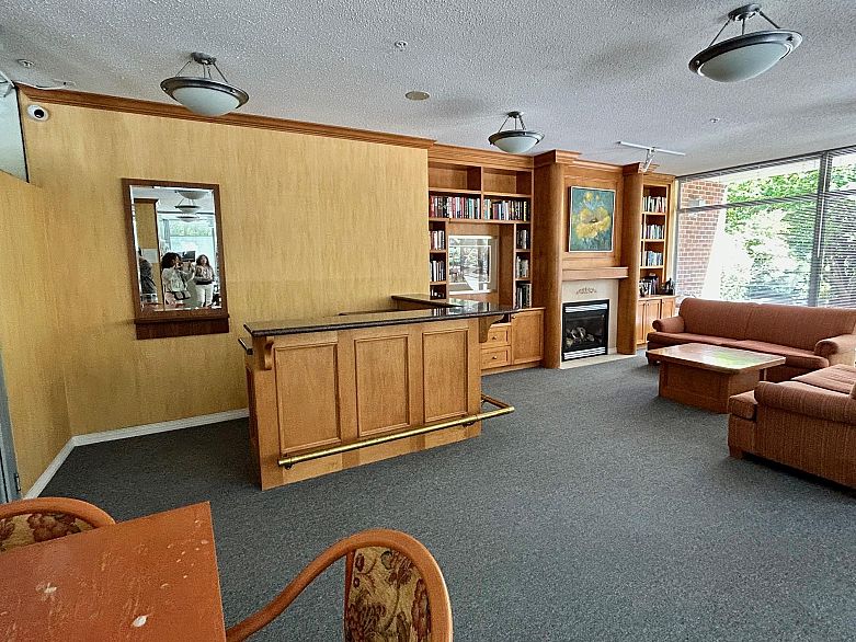 1306 5639 Hampton Place