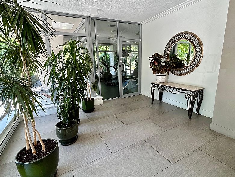 1306 5639 Hampton Place