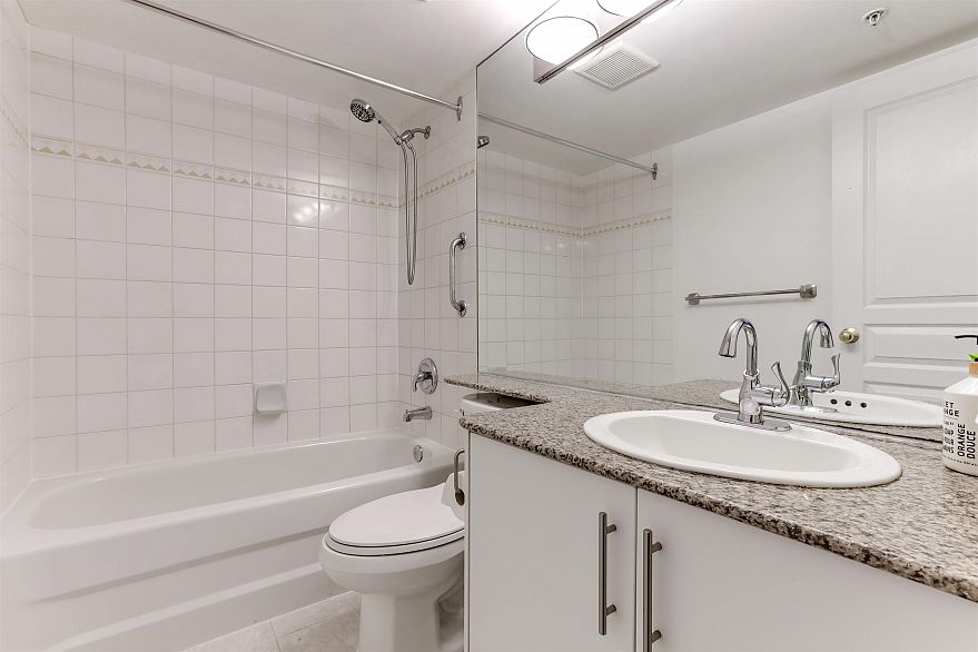 1105 1189 Howe Street