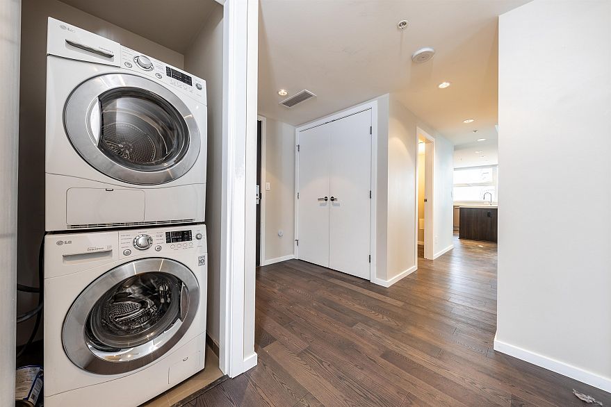 2707 1351 Continental Street