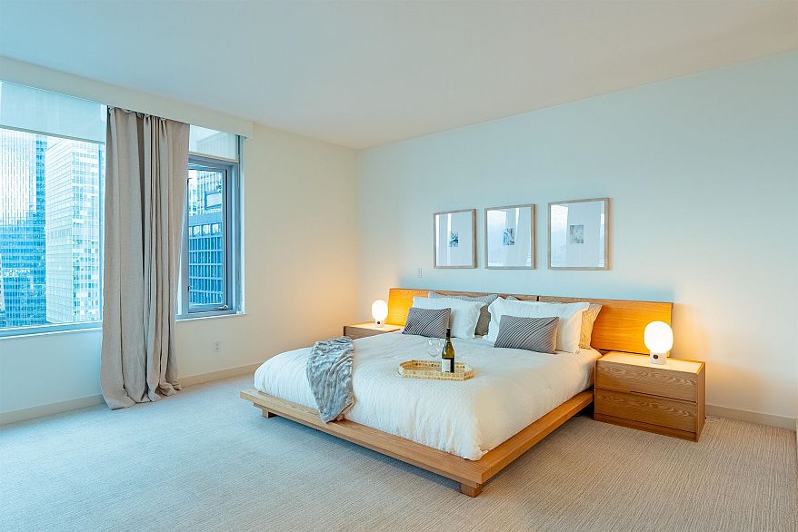 1402 1169 W Cordova Street