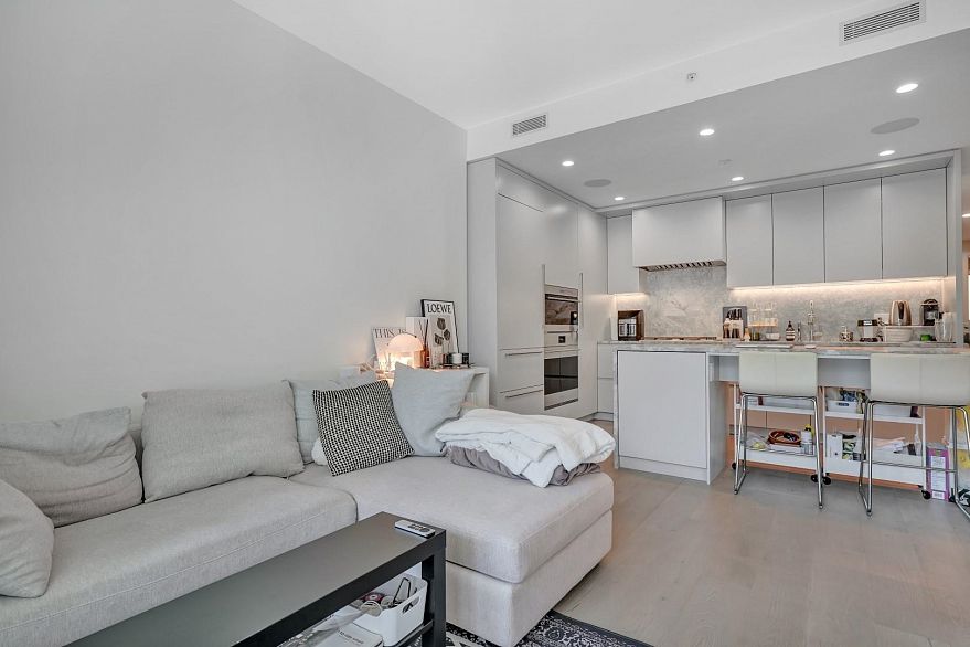 602 7418 Paulson Street