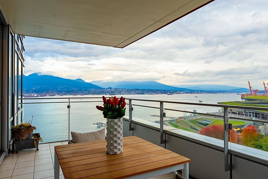 1402 1169 W Cordova Street