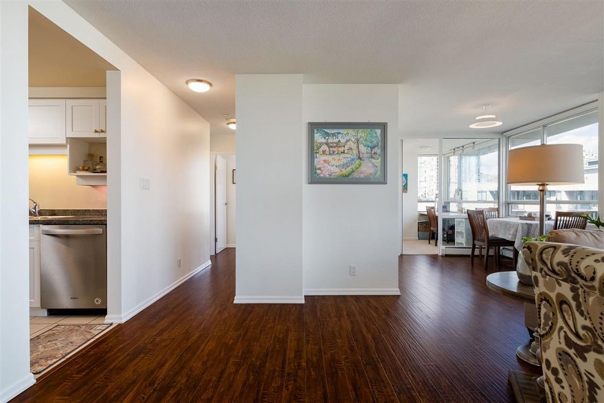 907 1288 Marinaside Crescent