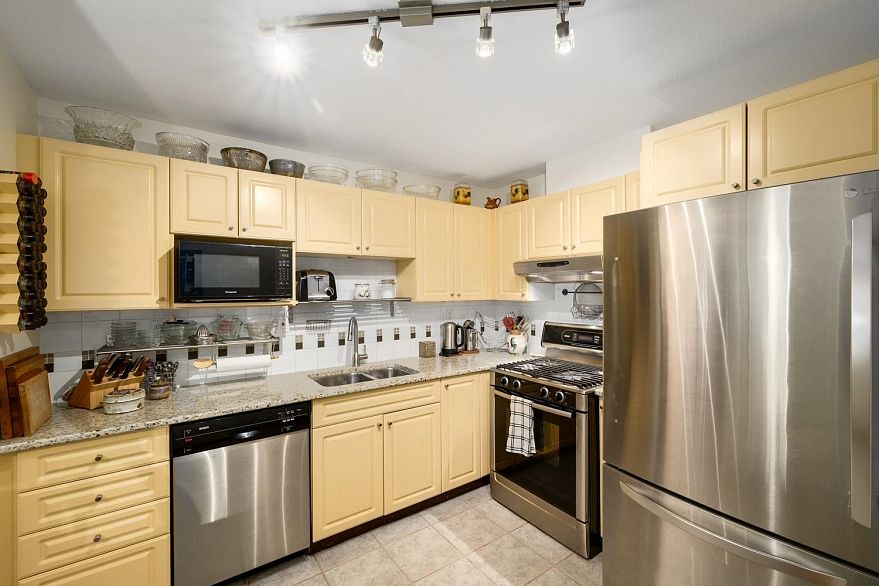 206 5723 Collingwood Street