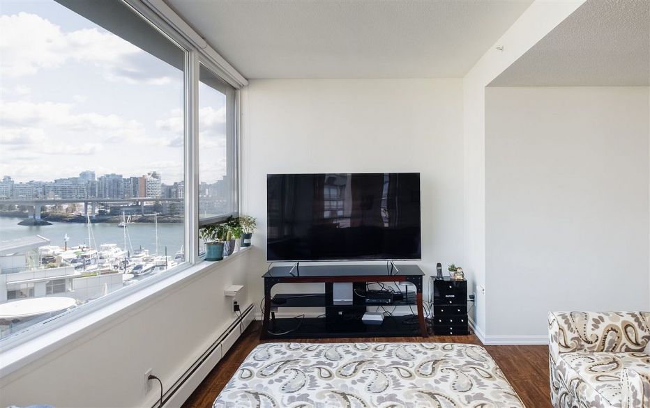 907 1288 Marinaside Crescent