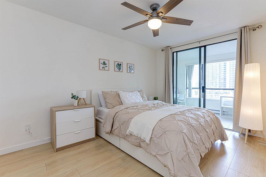 1105 1189 Howe Street