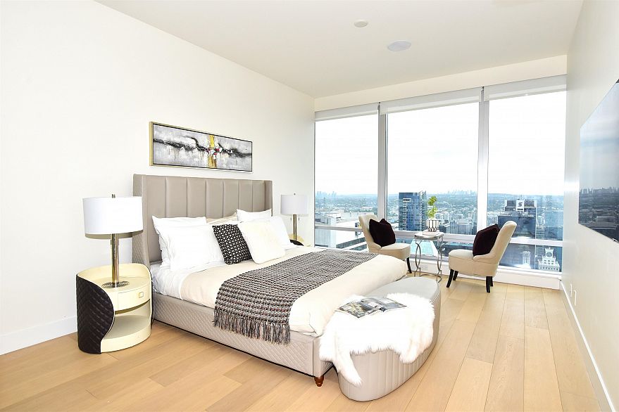 5104 1128 W Georgia Street