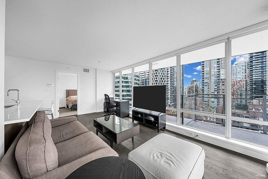 1606 1009 Harwood Street