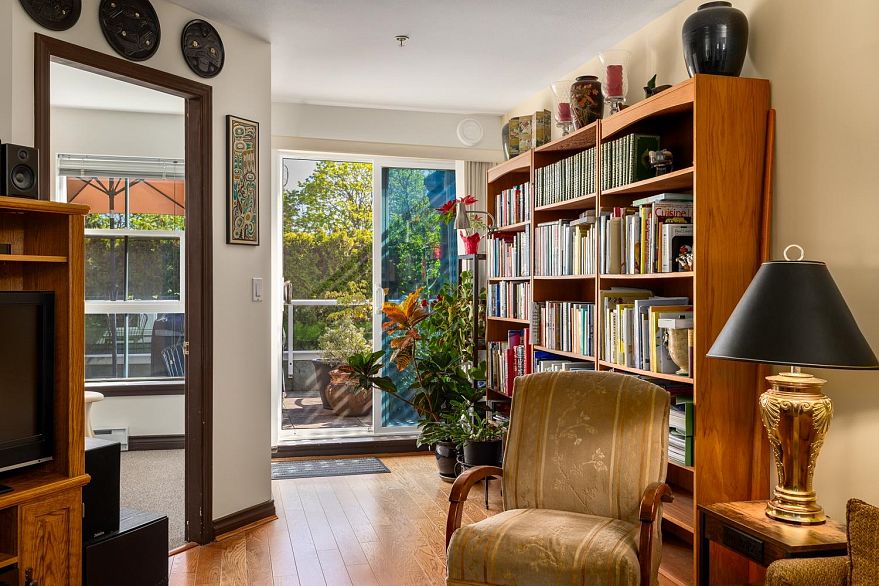 206 5723 Collingwood Street