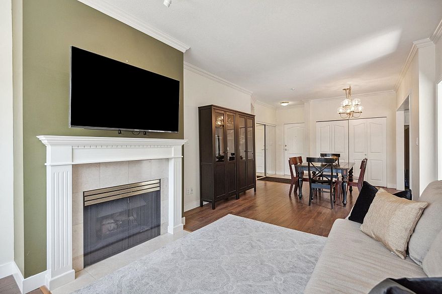 216 5735 Hampton Place