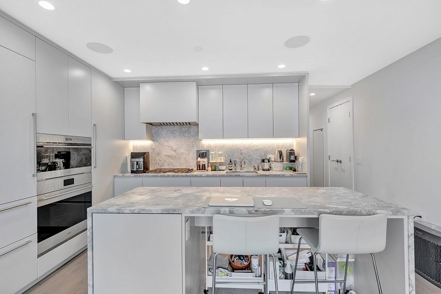 602 7418 Paulson Street