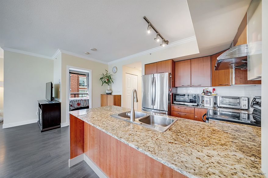 603 4028 Knight Street