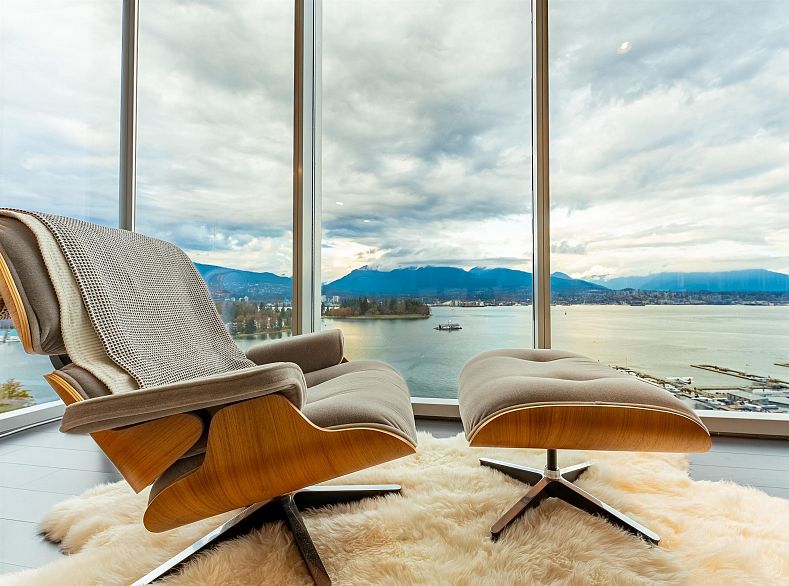 1402 1169 W Cordova Street