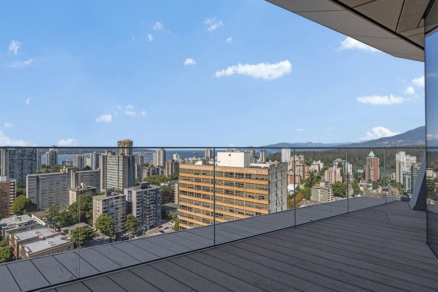 220X 1568 ALBERNI STREET, Vancouver BC V6G 1A5