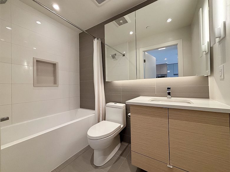 1001 3438 Sawmill Crescent