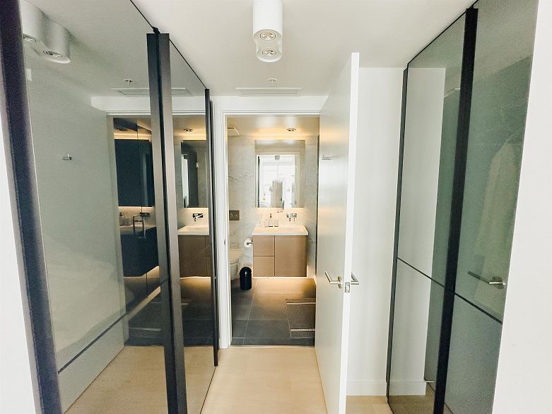 2911 1289 Hornby Street