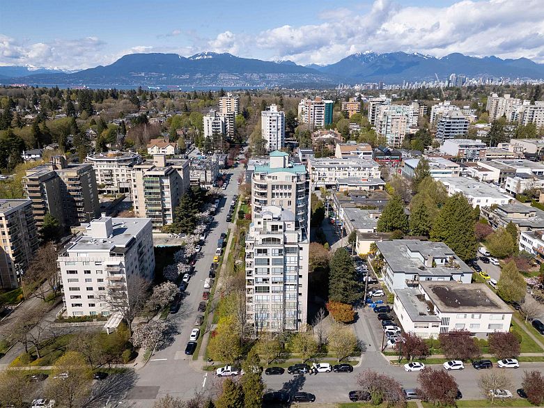 1100 5890 Balsam Street