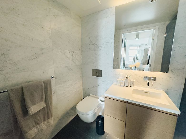 2911 1289 Hornby Street