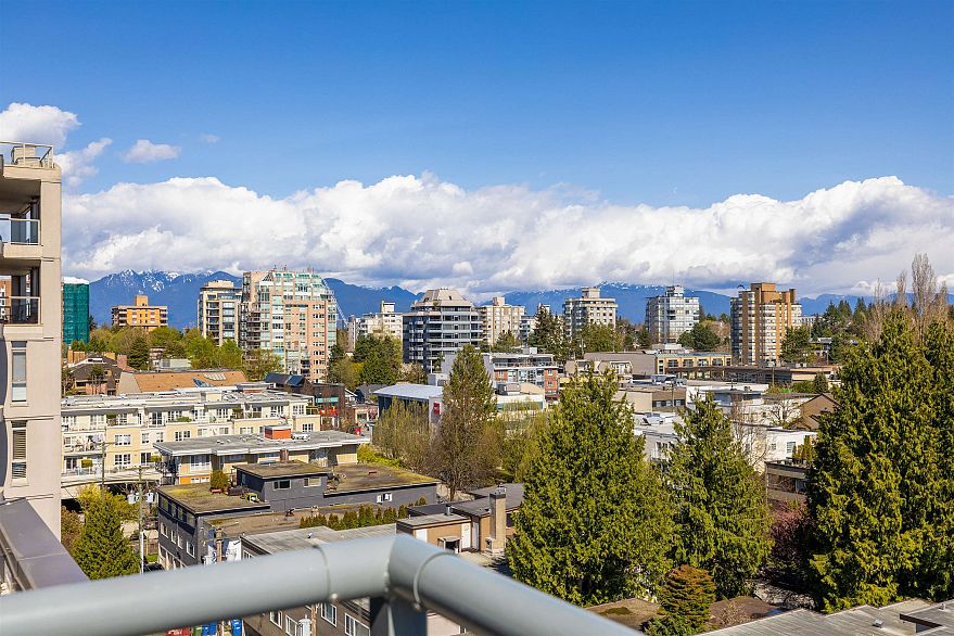 1100 5890 Balsam Street