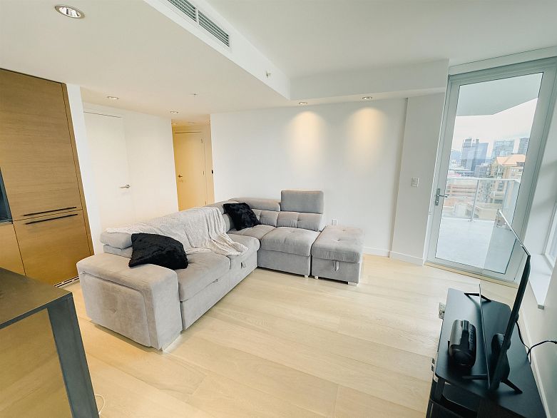 2911 1289 Hornby Street