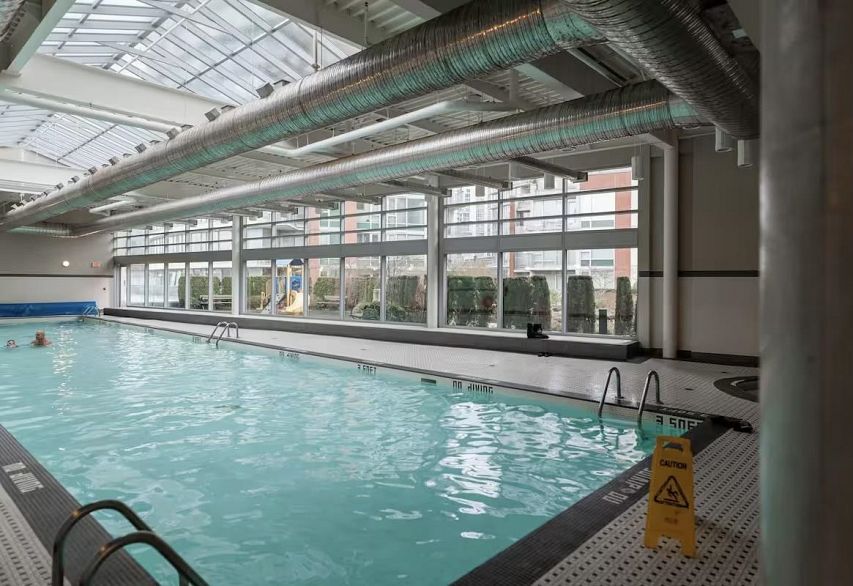 2202 688 Abbott Street